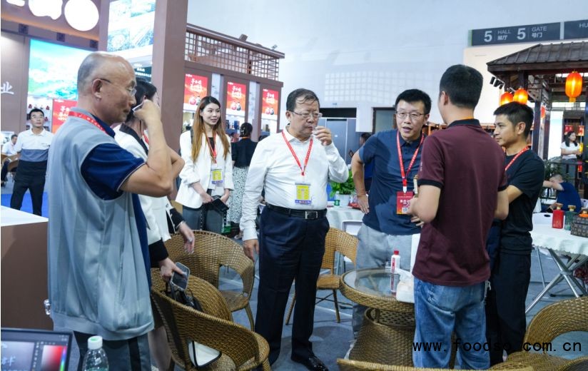 如何让全世界爱上仁怀产区？酣客君丰王为酒博会&ldquo;指点江山&rdquo;